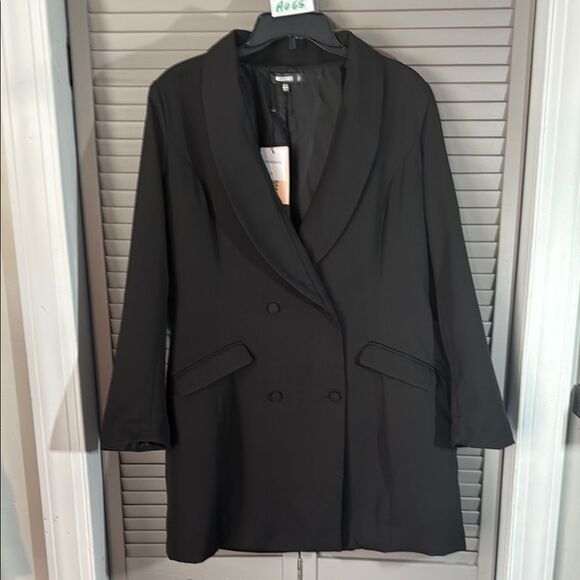 Missguided Black Tailored Blazer with Notched Lapels - Picture 1 of 9